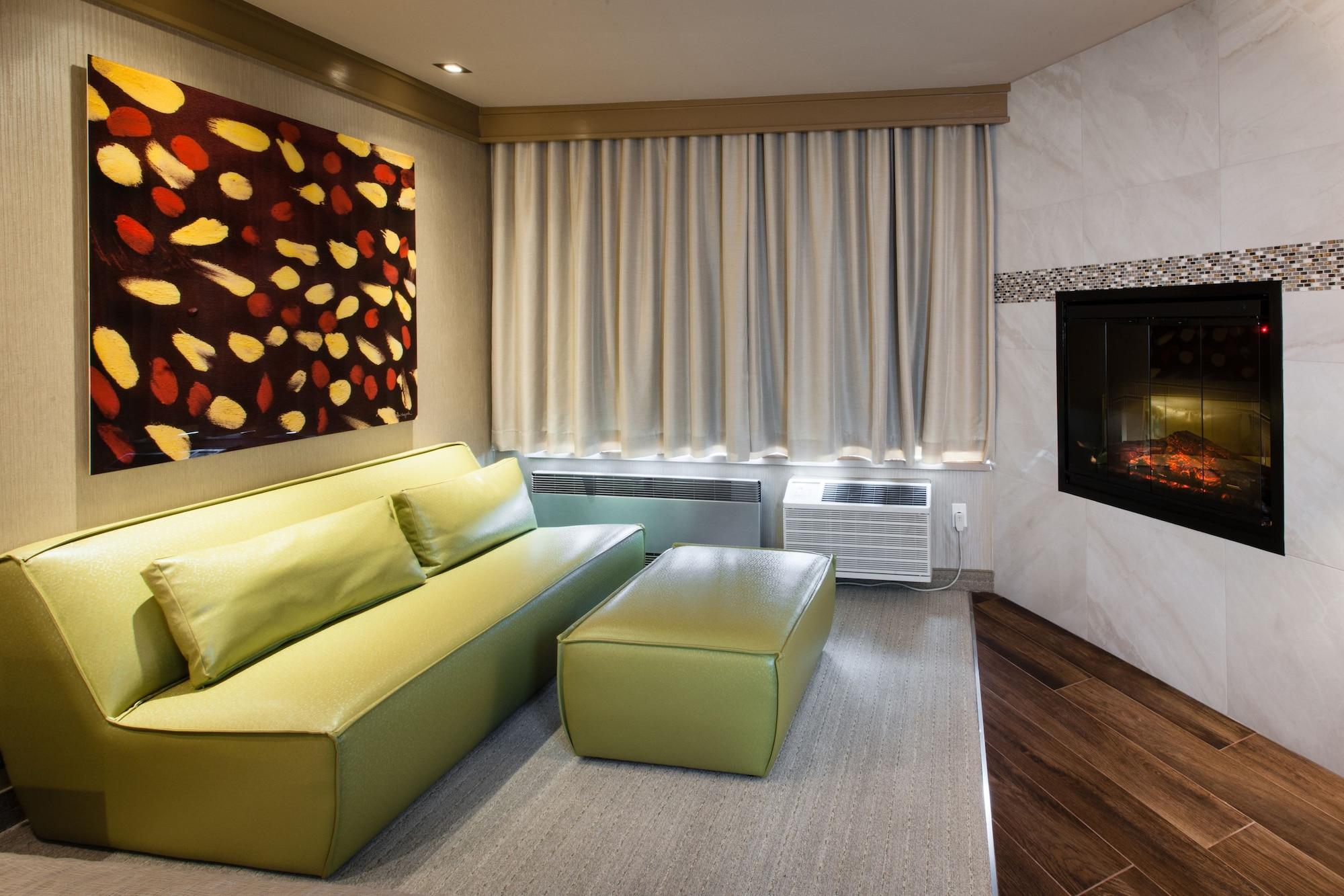 Le Chabrol Hotel & Suites Montreal Exterior photo