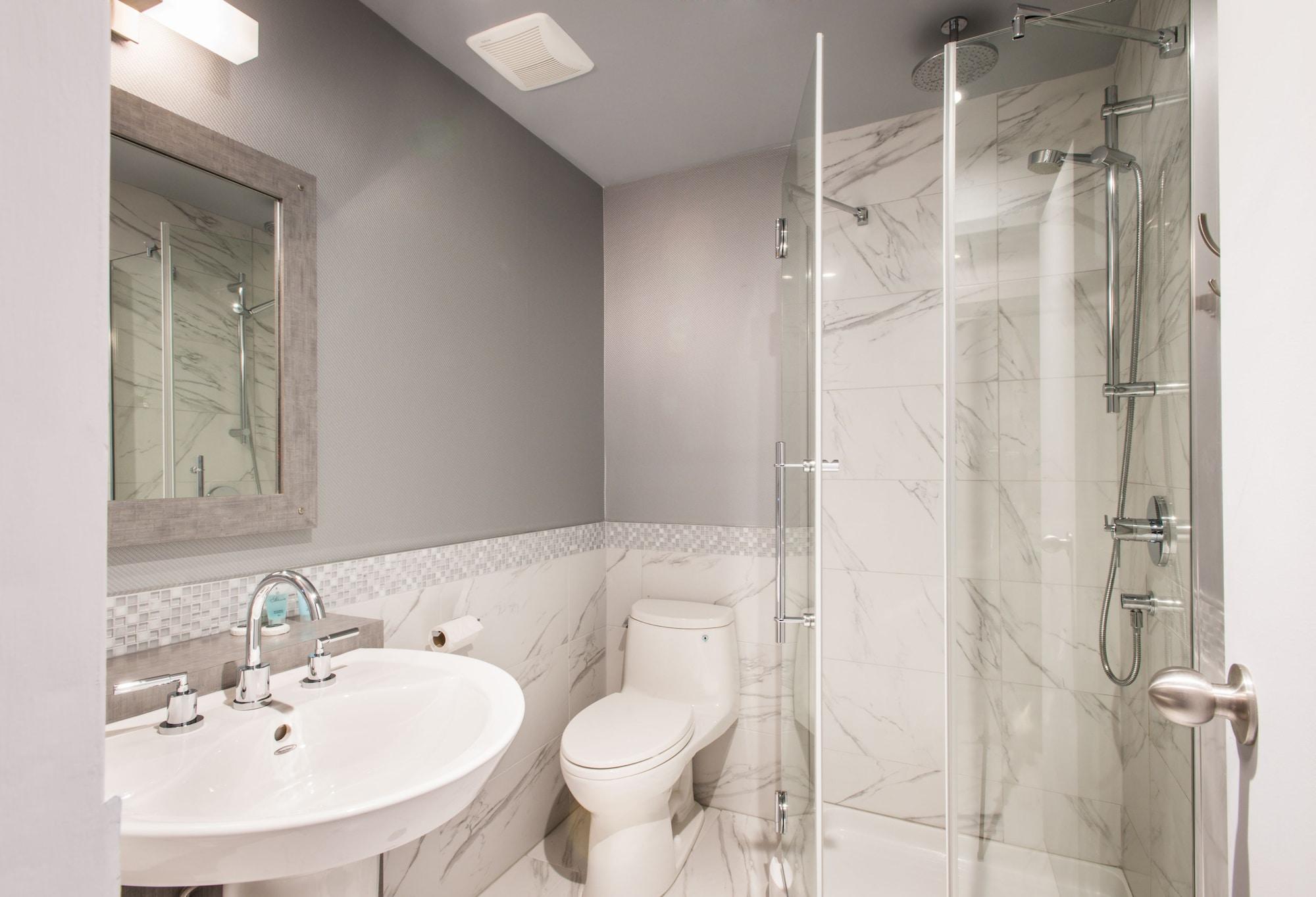 Le Chabrol Hotel & Suites Montreal Exterior photo