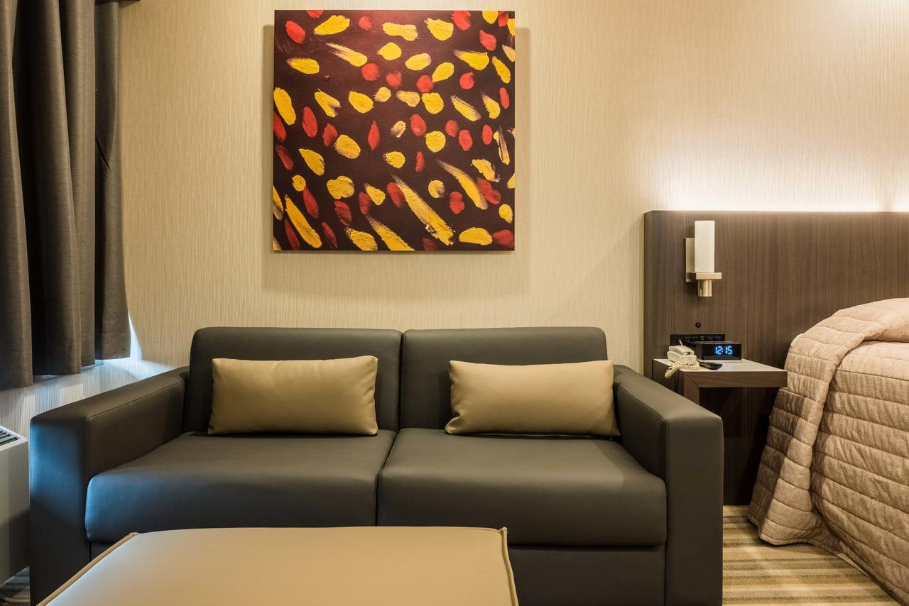 Le Chabrol Hotel & Suites Montreal Exterior photo