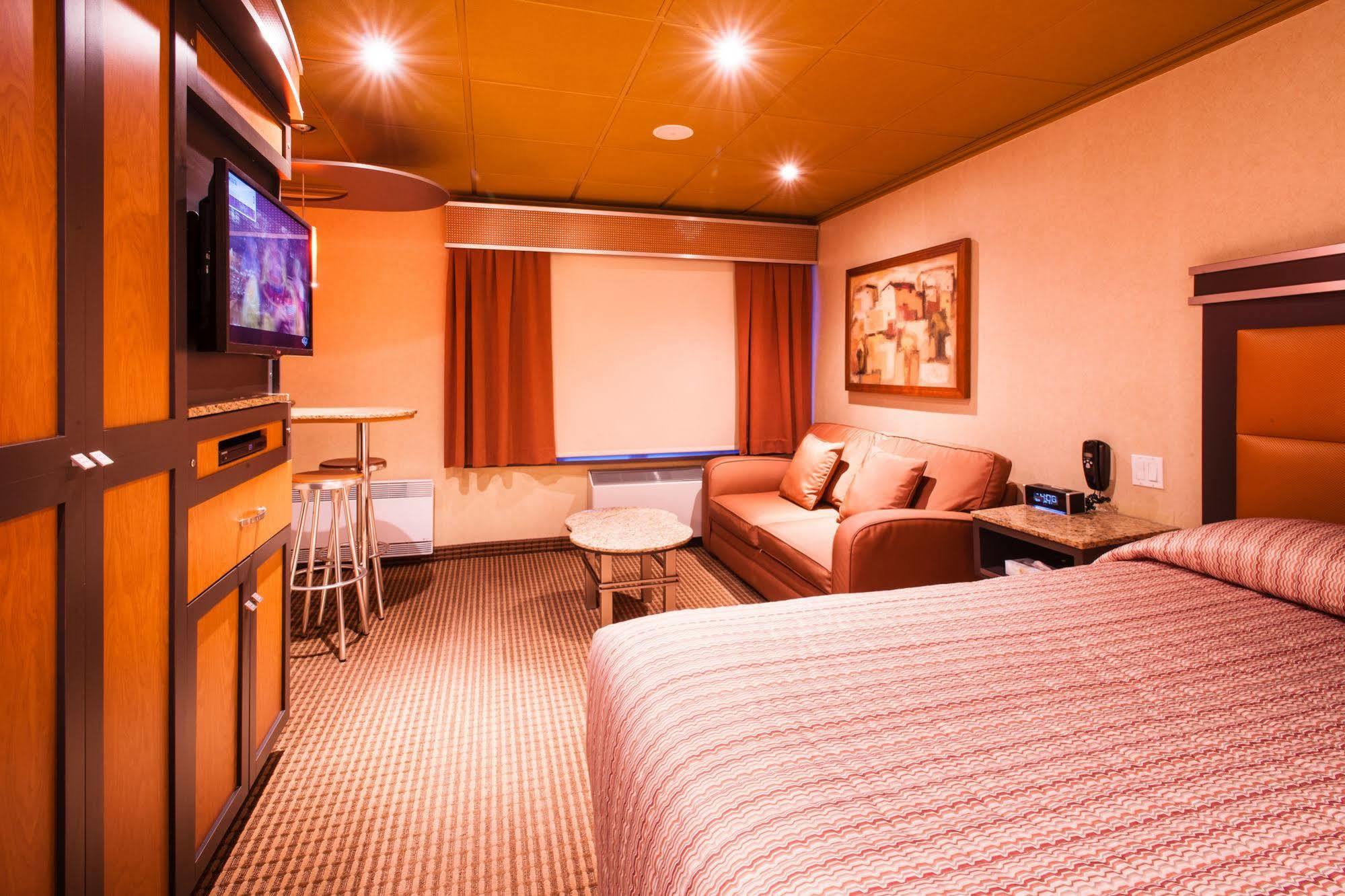 Le Chabrol Hotel & Suites Montreal Exterior photo