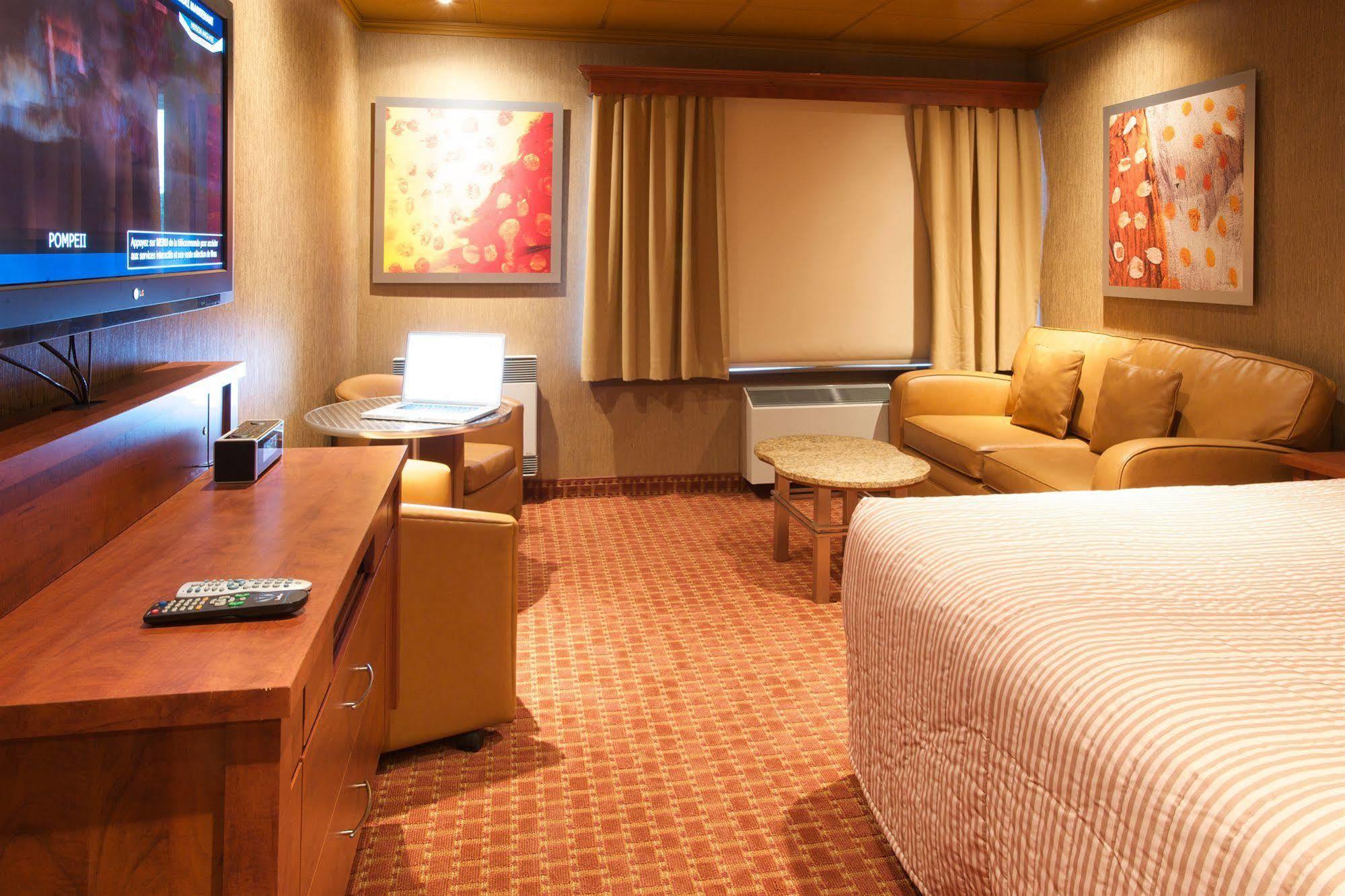 Le Chabrol Hotel & Suites Montreal Exterior photo